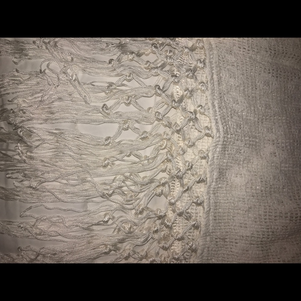SALE❤️Lulus indah beach coverup Crochet M NWT❤️